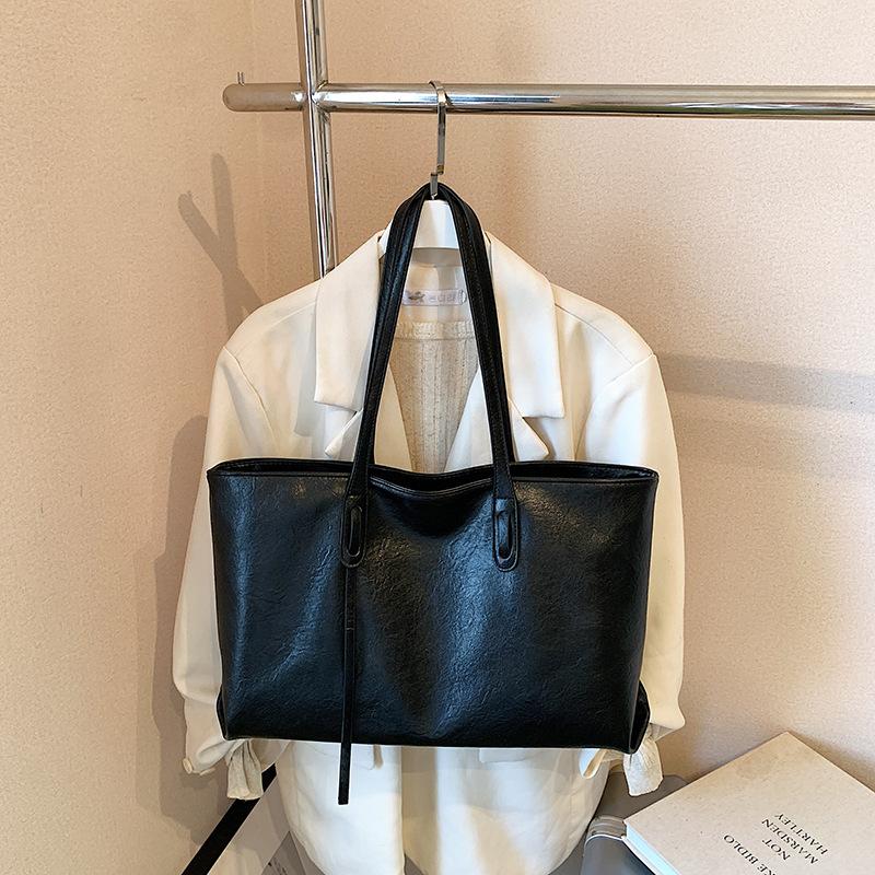 Large-capacity Bag Women's Autumn and Winter Versatile 2025 New Simple Texture Shoulder Bag Retro Work Commuter Tote Bag