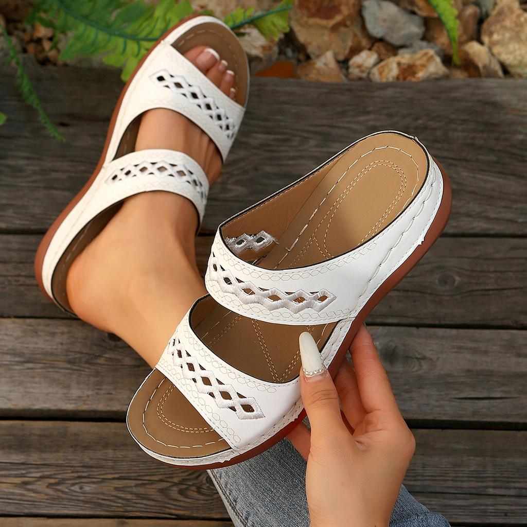 2025 Foreign Trade New Large-size Slippers Retro Car Line Non-slip Round Head Slope Heel Comfortable One-word Cool Slippers Women