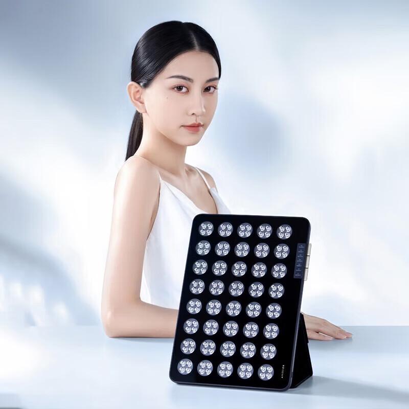 

AMIRO MAX LED Light Therapy Beauty Device