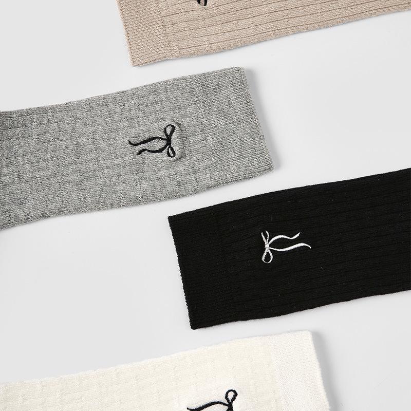 Damskie Renesansowe Haftowane Skarpetki Średniej Długości z Kokardą - Jednolity Kolor, Styl Wiosenno-Jesienny, Przyjazne Studentom, Bezszwowy Design