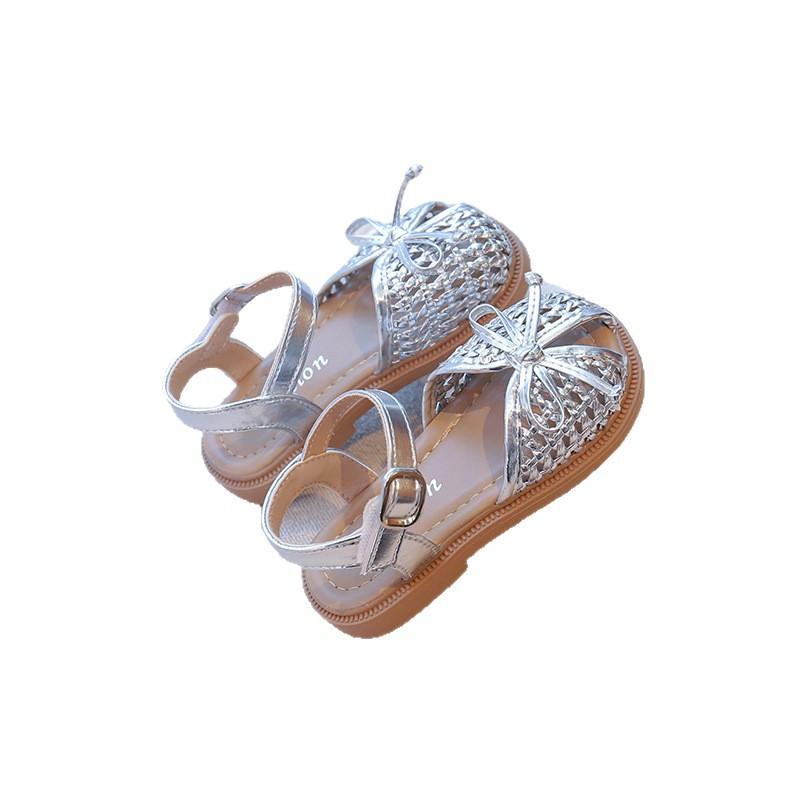 Girls bag head sandals fashion princess shoes summer 2025 new children's beach shoes girls hollow woven sandals