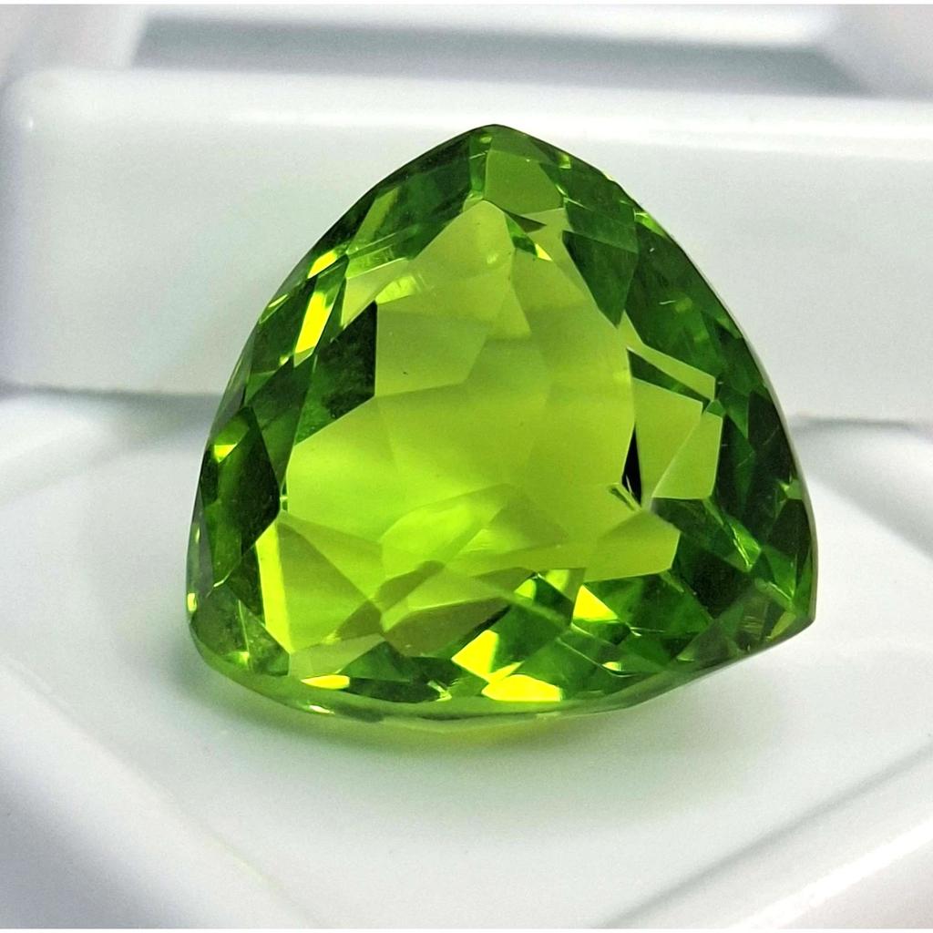 Péridot Vert Naturel Coupe Brillant 14-16 Carats Pierre Précieuse Libre Certifiée Fabuleuse
