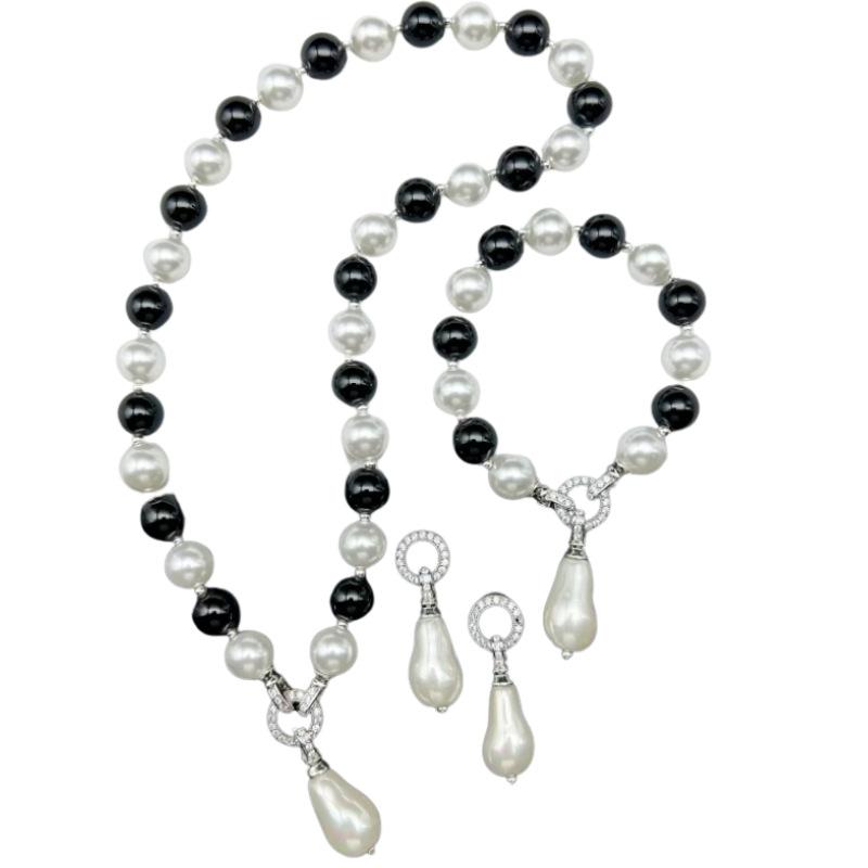 

Sweet Cool Black White Contrasting Pearl Glass Handmade Bead Fashion Versatile Necklace Bracelet Earring Set