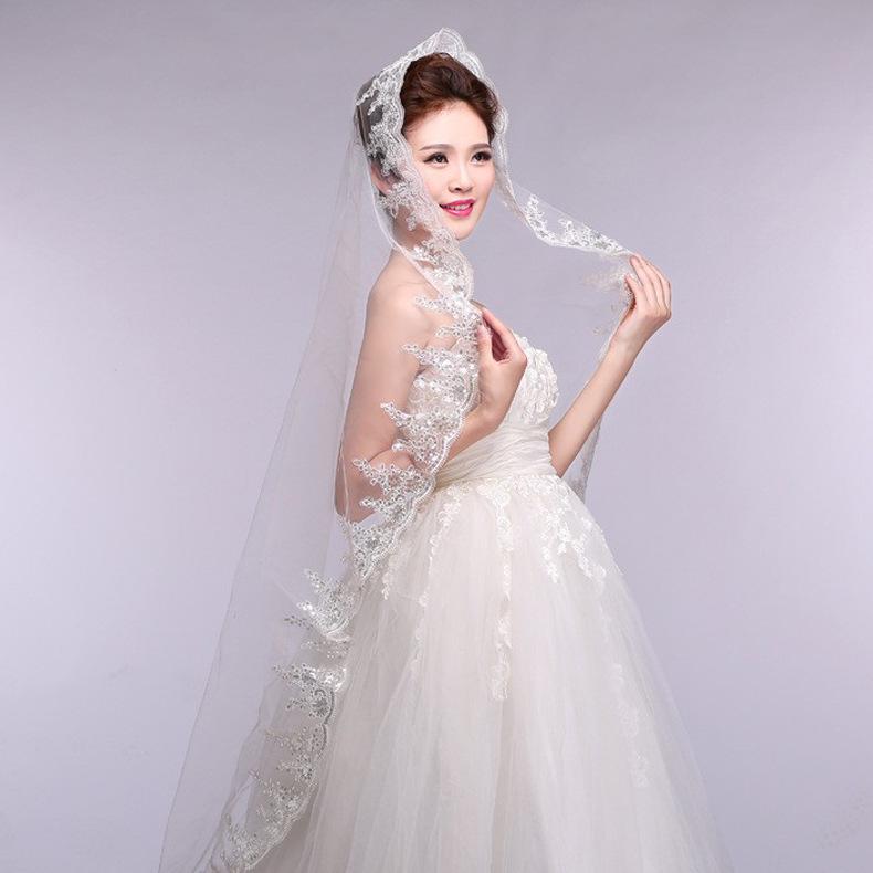 Exquisite Double Layer Bridal Veil with Sequins and Lace Edge for Wedding Photography
