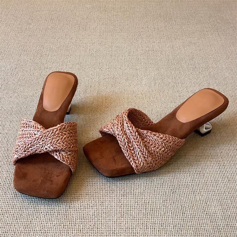 Pesstwei Moda Tasarım Dokuma Pileli Kare Burun Terlik Kadın Düşük Topuklu Ziyafet Parti Sandaletleri Yaz Kaydırmalı Ayakkabılar