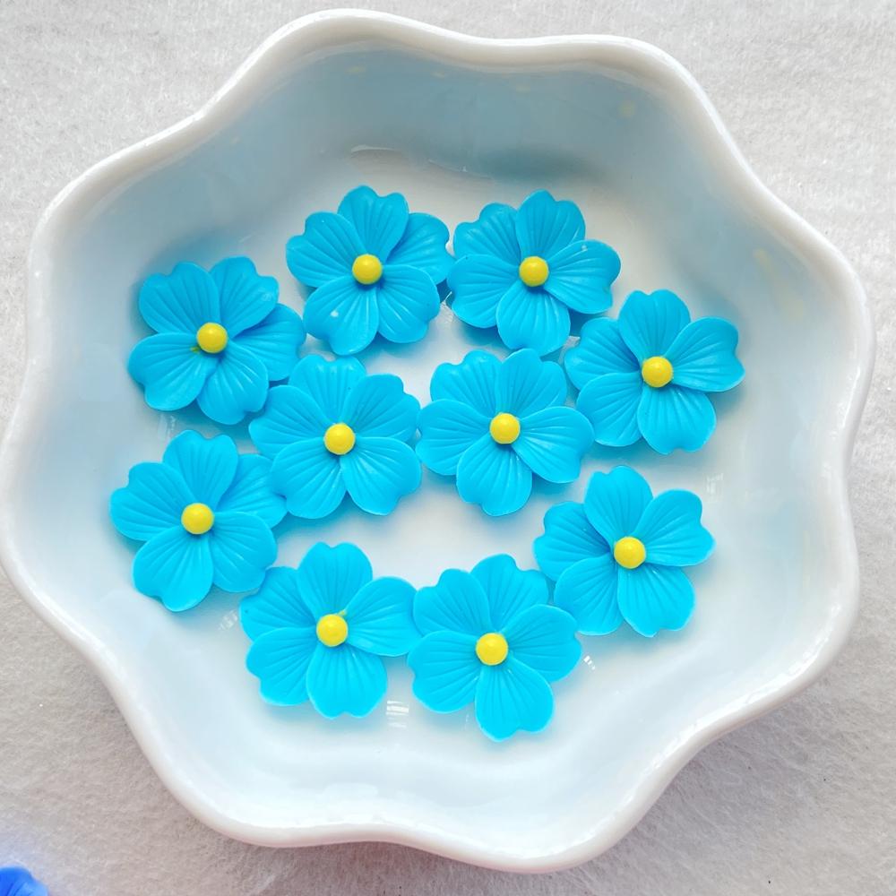 50 Stück Niedliche Mini Bunte Blumen Nail Art Harz Designer Anhänger DIY Bastelartikel für Nägel 3D Dekorationen Schmuck