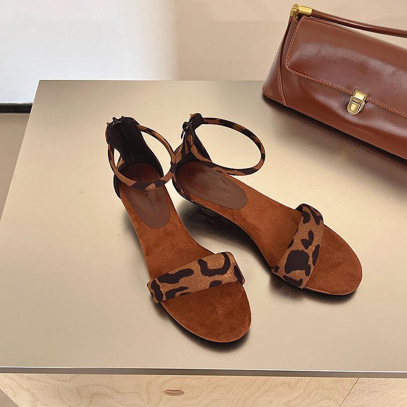 Retro Korean version simple design fashion Internet celebrity sandals women open-toed temperament foreign style comfortable low-heeled zipper Roman s