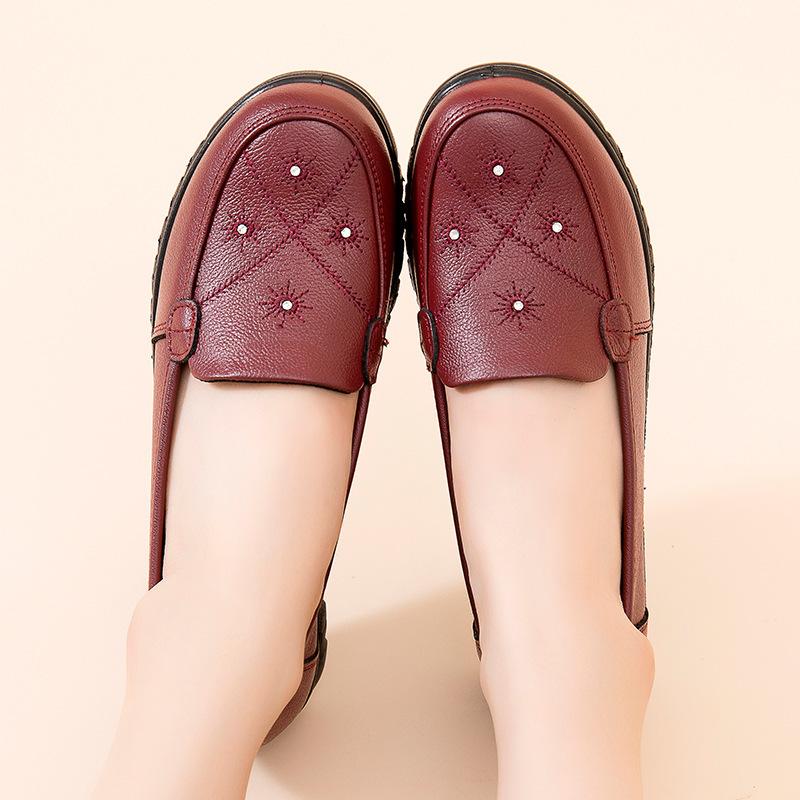 

Модная весенне-осенняя обувь из натуральной кожи с мягкой подошвой, противоскользящая, плоская подошва, удобная повседневная обувь для мам из натуральной кожи 41 красный