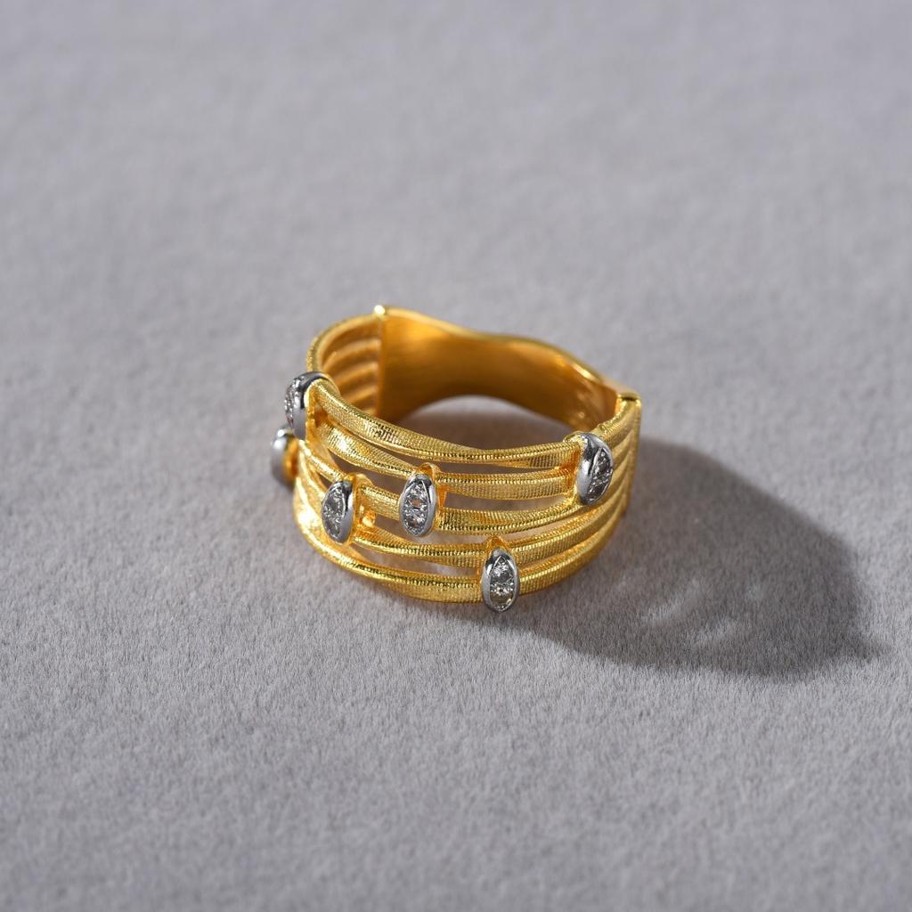 Anello Fashion Vuoto con Zirconi Intarsiati in Metallo di Alta Qualità Design di Nicchia Anello Intrecciato Multistrato Personalizzato Anello
