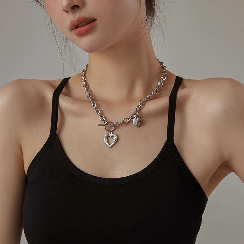 Fashion Love Heart Pendant Choker Necklace for Women Silver Color Clavicle Chain Female Party Jewelry On The Neck