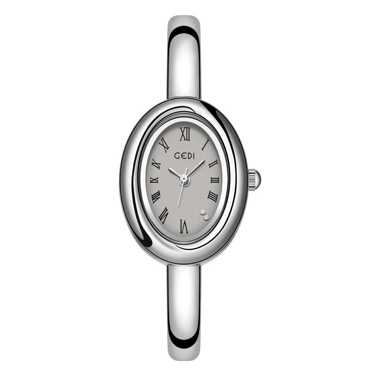 Niche Oval Bathtub Bracelet Women S Watch Roman Scale Retro High-End Sense Simple Temperament Quartz Watch