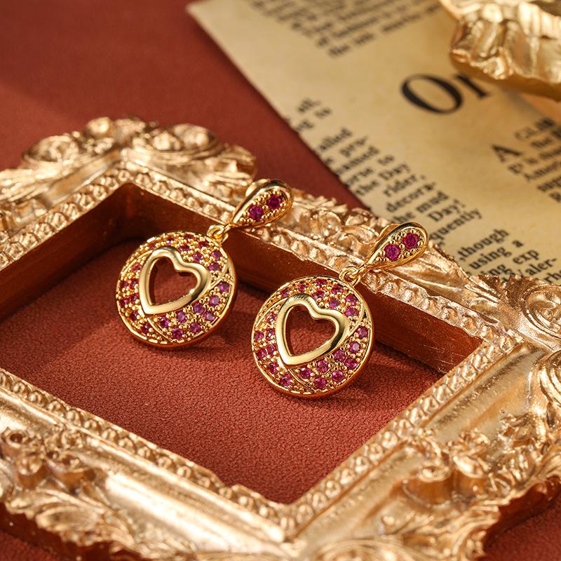 Women's Round Heart Shaped Water Drop Design Vintage Earrings Light Luxury And Simple Elegance Fashion Trendy Earrings