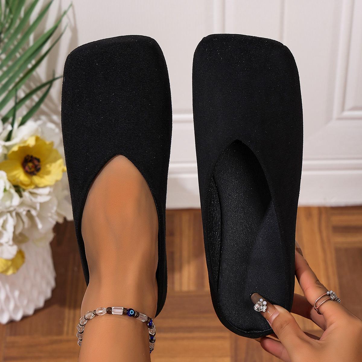 

Модные женские тапочки Осень 2025 Новые тапочки Закрытый носок Круглый носок Сандалии Ретро Однотонные Плоская женская обувь Легкие шлепанцы Женские 38 чёрный