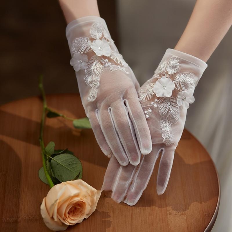 Everlasting Short Wedding Gloves Delicate Lace Embellishment Soft Mesh Fabric For Bride Gift Keepsake