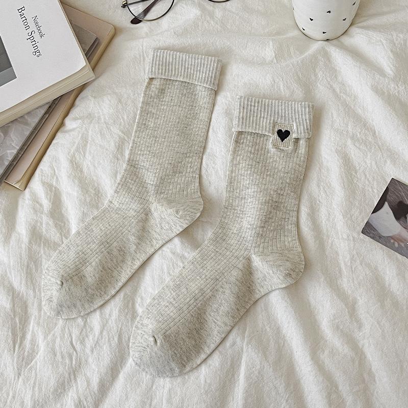 Female Spring and Autumn Love Embroidery Sweat Breathable Boneless In The Tube Pile Pile Cotton Socks