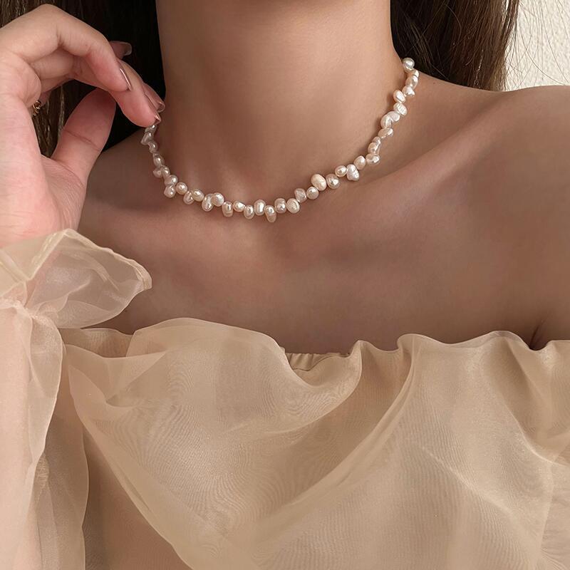 Retro Temperament New Light Luxury Freshwater Pearl Necklace Women's Niche High-end Design Collarbone Chain Versatile Spring and Summer Neck