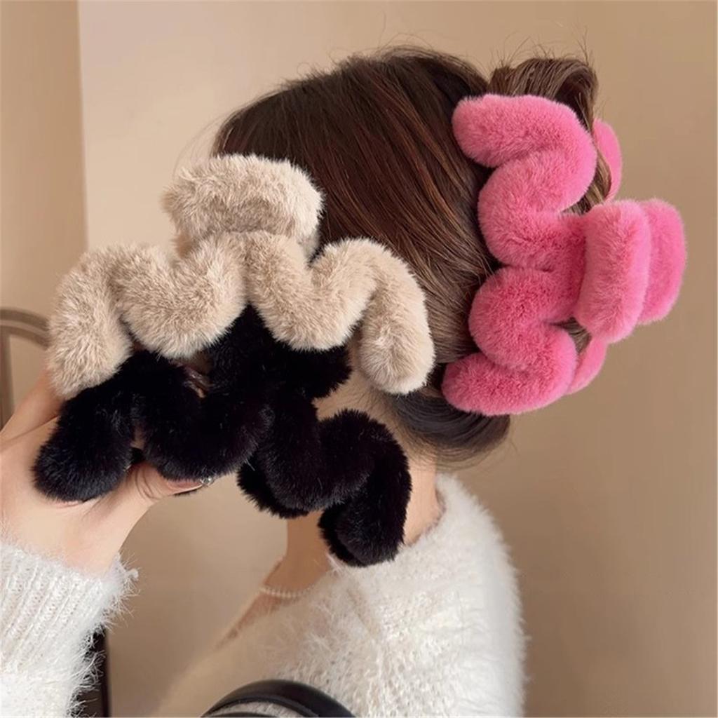 Wellenform Haarspange für Frauen Große Haarklammer Bananen-Kieferklemme Plüsch Haargreifer Weiblich Winter Haarschmuck