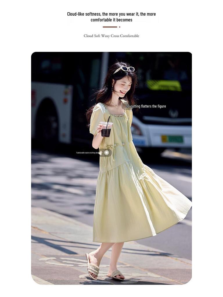 Spliced Pleated Midi Dress with Decorative Collar