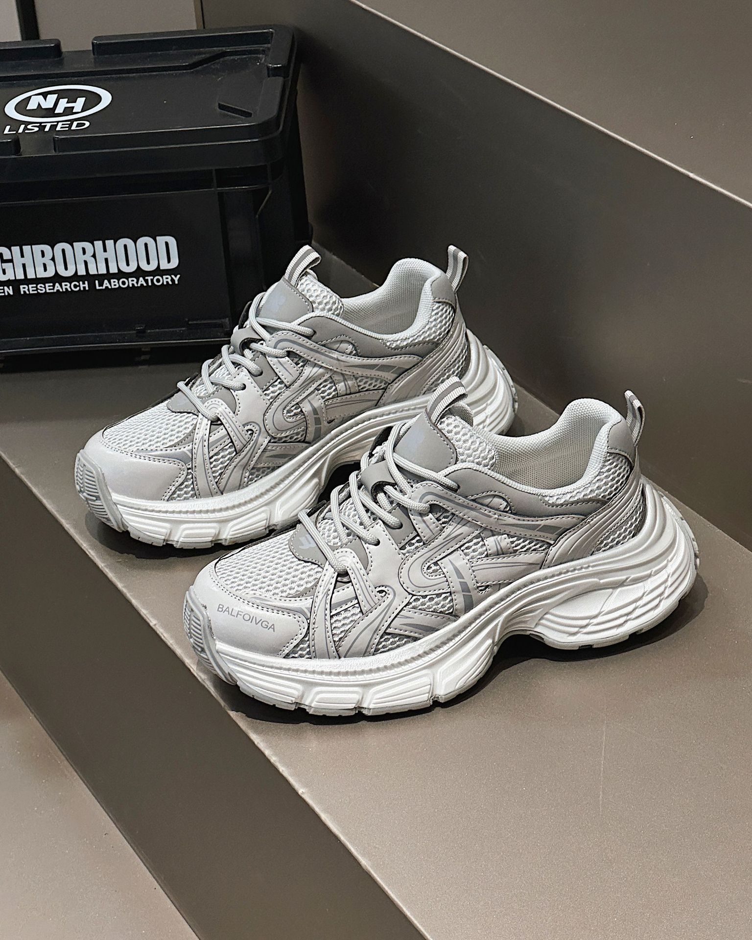 

Leather platform dad shoes women s 2025 spring new small height increase lightweight versatile running sports casual shoes 35