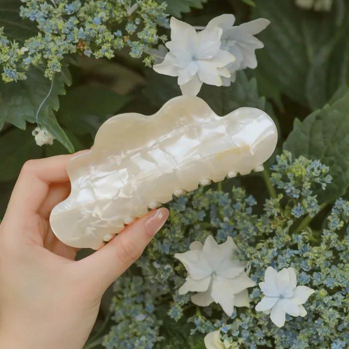 Big Wave Hair Claw - Ivory