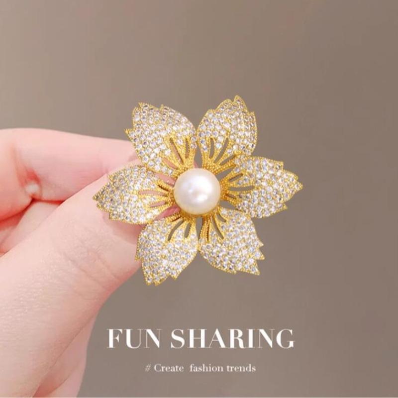 

Fashion Elegant Women Pearl Enamel Lotus Crystal Brooch Badges Exquisite Lady Classic Drip Oil Flower Pin Accessories