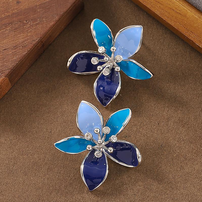 French Literary and Artistic Personality Light Luxury Style Dripping Oil Flower Stud Earrings Light Luxury Simplicity  Versatile Temperament Earrings