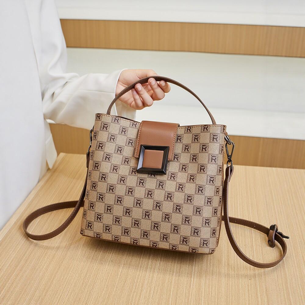 Women's shoulder bag 2026 new model with monogram print, bucket bag, fashionable and versatile crossbody bag, high-end feel for commuting