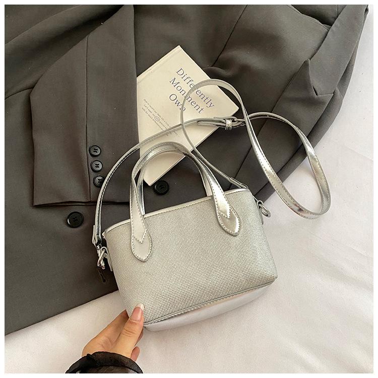 

2025 summer new wave pattern handbag women s niche design fashion versatile silver shoulder bag messenger bag