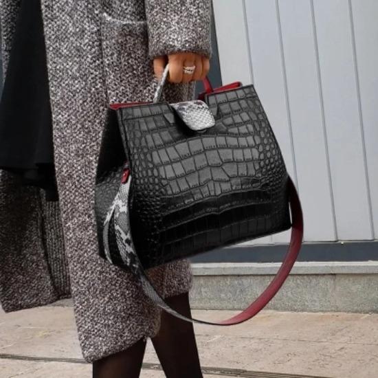 Women's Leather Embossed Crossbody Bags High Quality Sexy Boa Pattern Messenger Totes Bag
