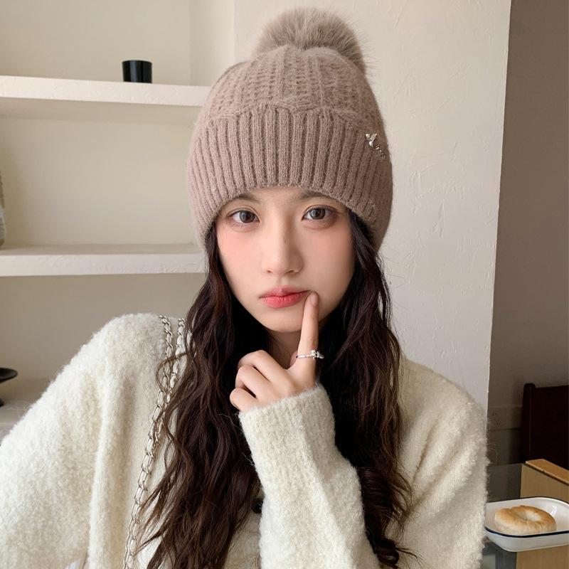 Autumn and Winter Fashion Versatile Cold Proof Warm Hat Korean Style Face Showing Small Knitted Hat Casual Woolen Hat High End Hat for Women