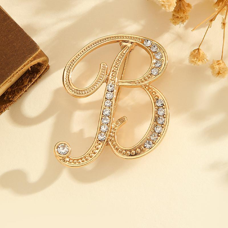 1pcs Crystal Rhinestone 26 Letters Women Collar Brooch Elegant Temperament Pin Jewelry