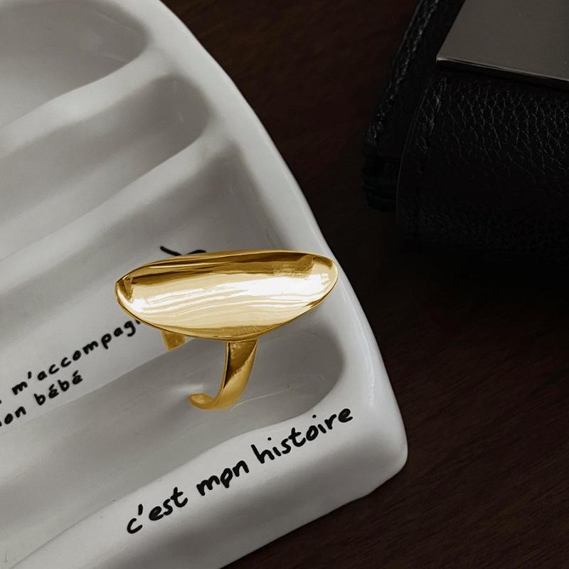 Minimalist Large Oval Ring for Women – Elegant, Cold Style, High-End, Versatile Open Index Finger Fashion Accessory.