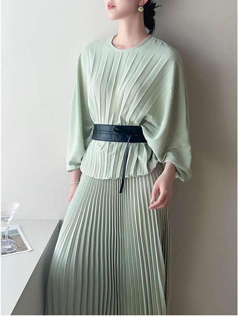 High-End 2026 Pleated Plus Size Loose Shirt - Versatile for Autumn and Spring Lazy Casual Style