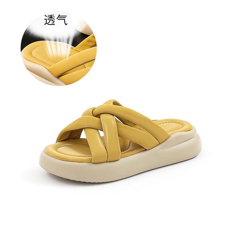 Flat-bottomed slippers women's 2025 summer new slippers women's outerwear women's versatile beach slippers casual fashion women's shoes