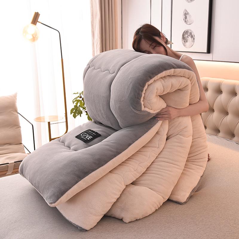 Double-Sided Lambswool Fleece Quilt for Winter, Spring & Autumn - Cozy Single & Double Bedding