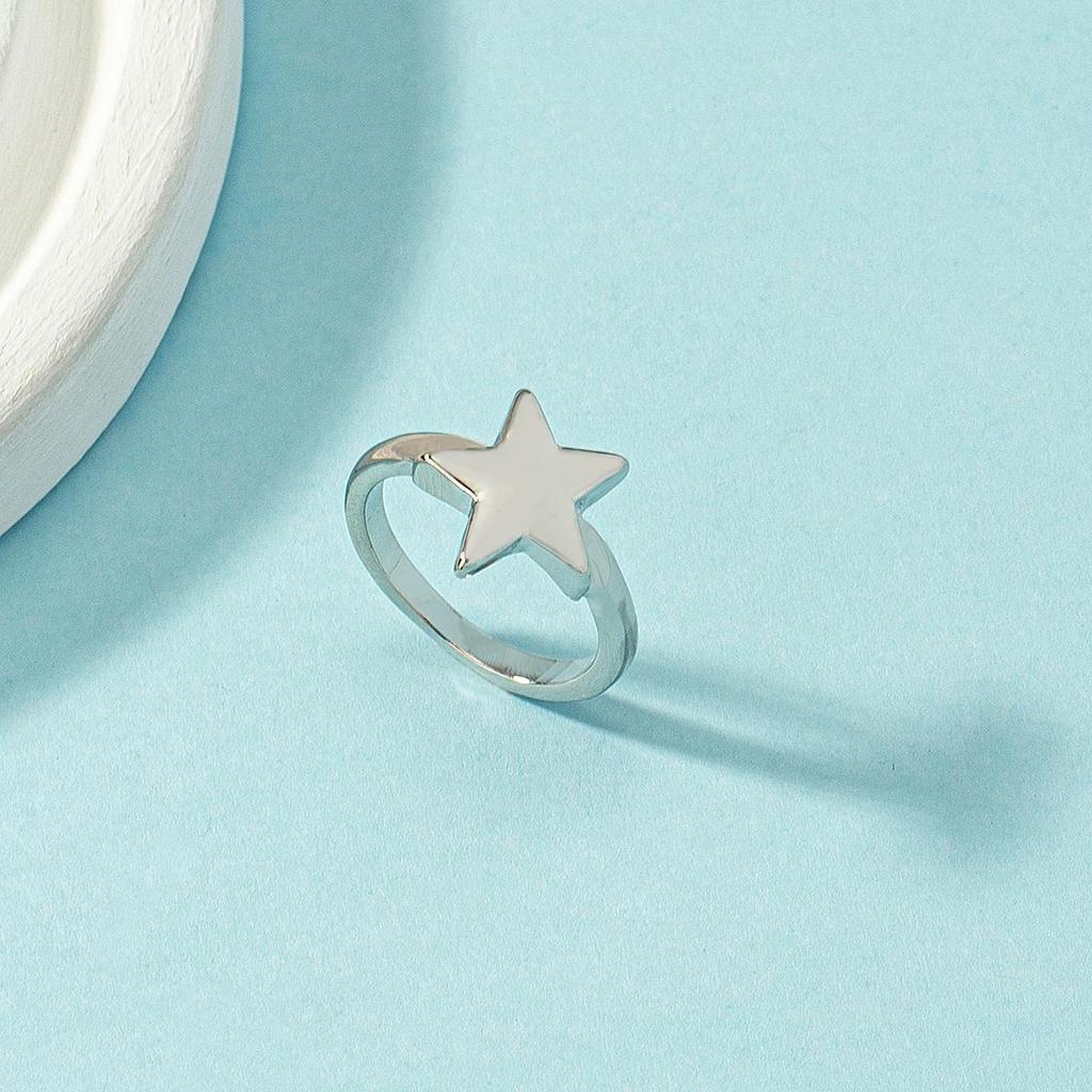 Elegant Geometric Star Ring – Versatile Five-Pointed Star Jewelry for Women