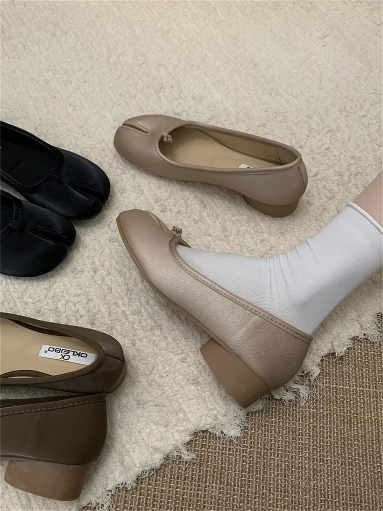 Fashion Women's Flat Bottom Pig Foot Shoes Spring New Style 2025 Split Toe Korean Version Horse Hoof Single Shoes Casual Loafers
