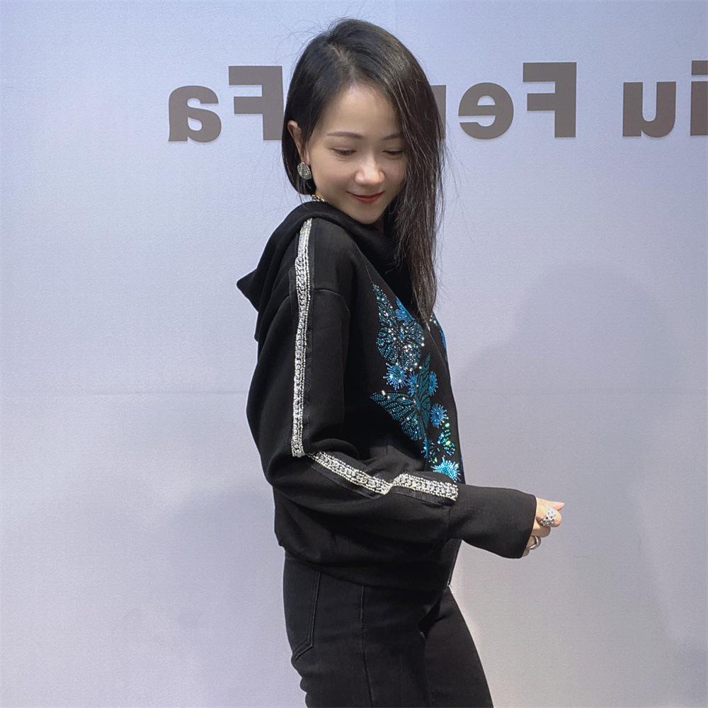 A New Style of Hoodie Jacket for Women's Autumn and Winter with Rhinestones A Small Zippered Cardigan and Hooded Sweatshirt