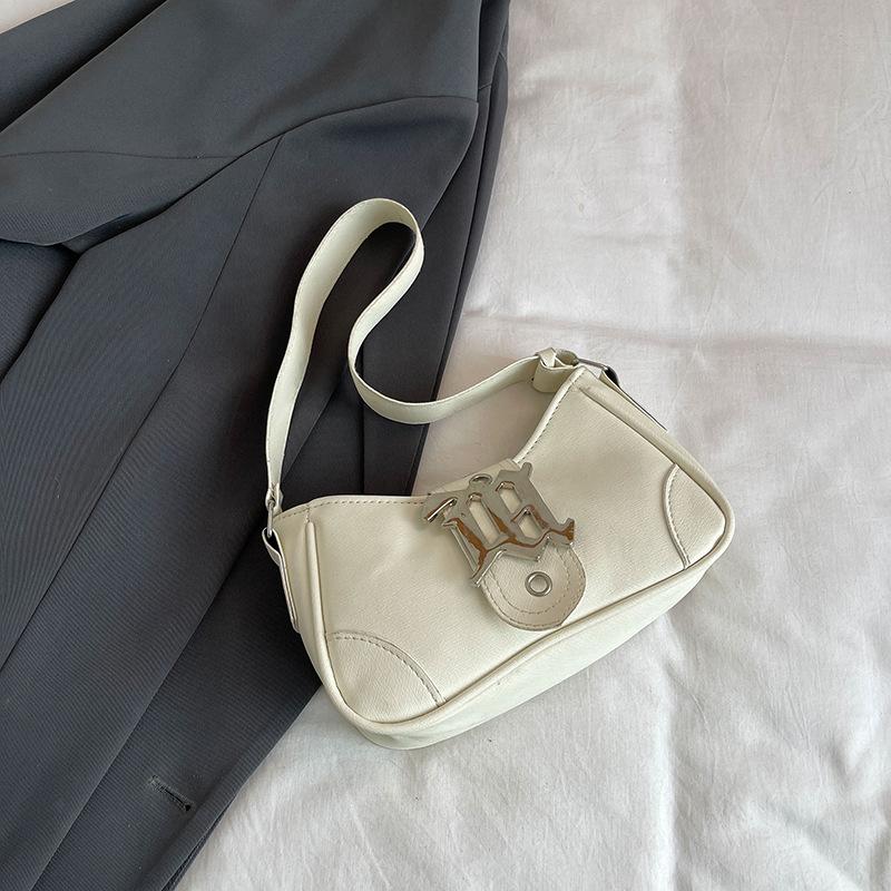 Simple and fashionable large-capacity messenger bags are popular today. Small square bags  summer new trendy fashion shoulder bags