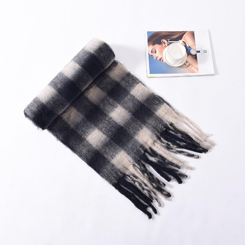 Atmospheric scarf Warm fashionable versatile white student cycling windproof ear protection Extended plaid scarf