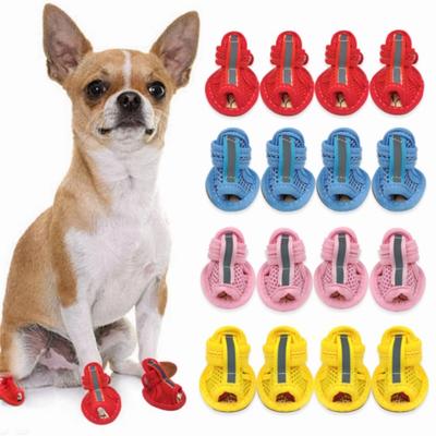 Letnie buty dla psów oddychające siatkowe buty dla szczeniąt dla małych psów koty śliczne antypoślizgowe Chihuahua mops sandały buty cukierkowe kolory