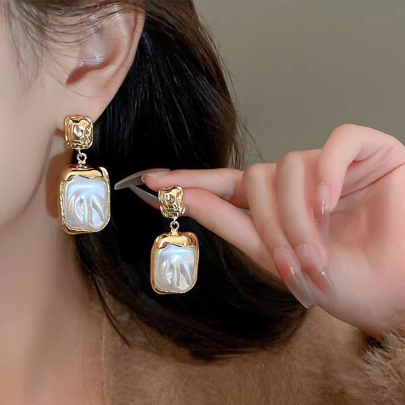 Vintage French Pearl Square Pleated Earrings – Luxury Retro Stud Design