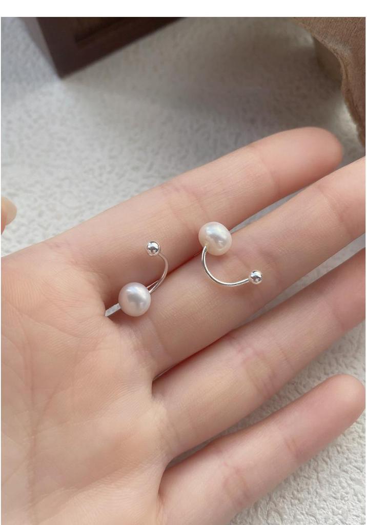 Sterling Silver Freshwater Pearl Stud Earrings for Women – Luxurious Niche Design with High-End Temperament.