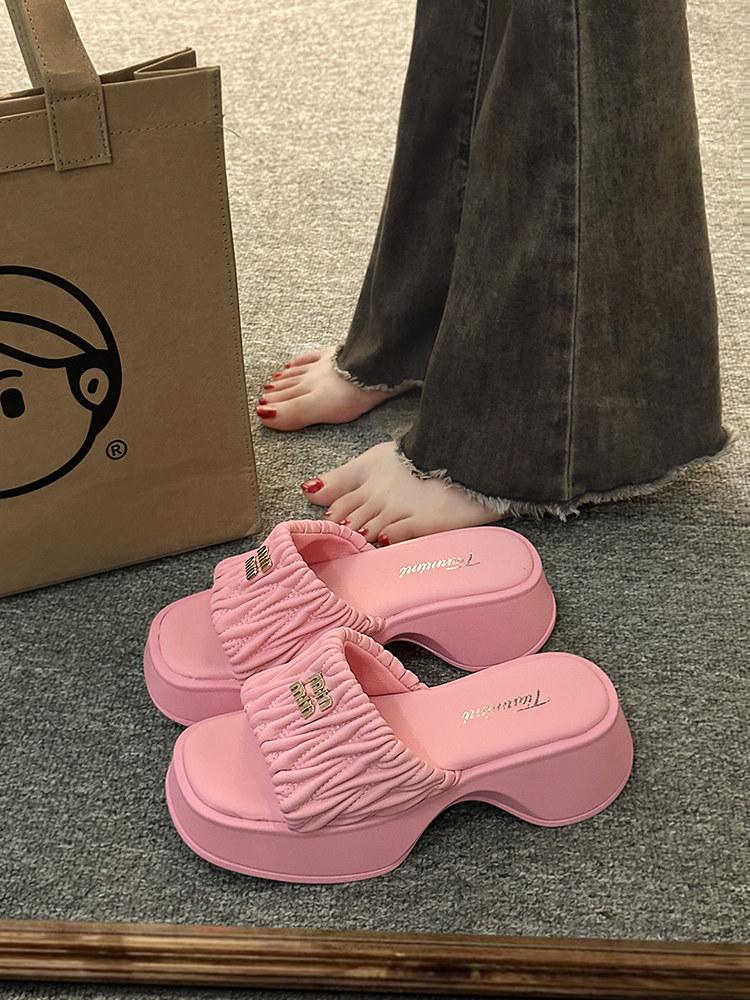 

Zhike~ Xiaoxiangfeng muffin thick-soled slippers for women s summer wear new one-word drag Internet celebrity fashion cool slippers tide 35 розовый