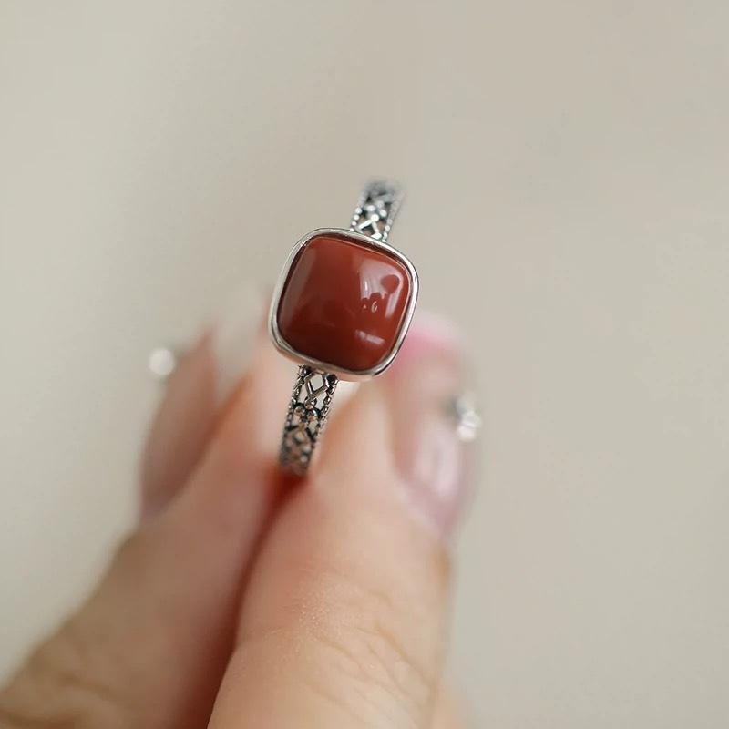 Vintage Hollow Sugar Cube Ring For Women Exquisite Niche Design Fashionable Versatile Open Index Finger Band Jewelry opening adjustable