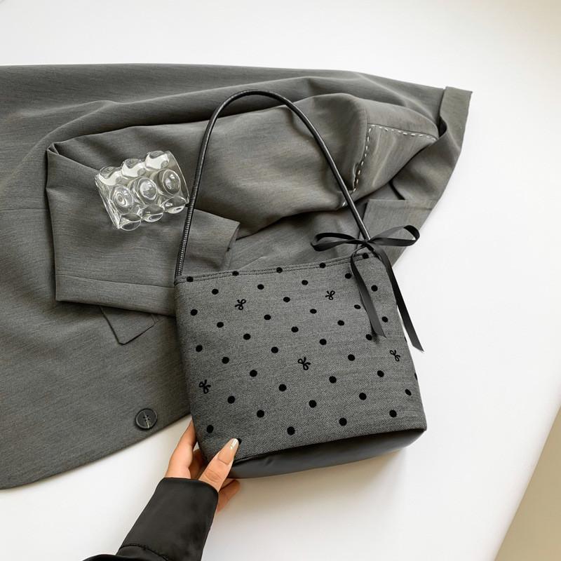 Trendy Large Capacity Bucket Bag With Bowknot And Polka Dot Print For Fashionable Commuters