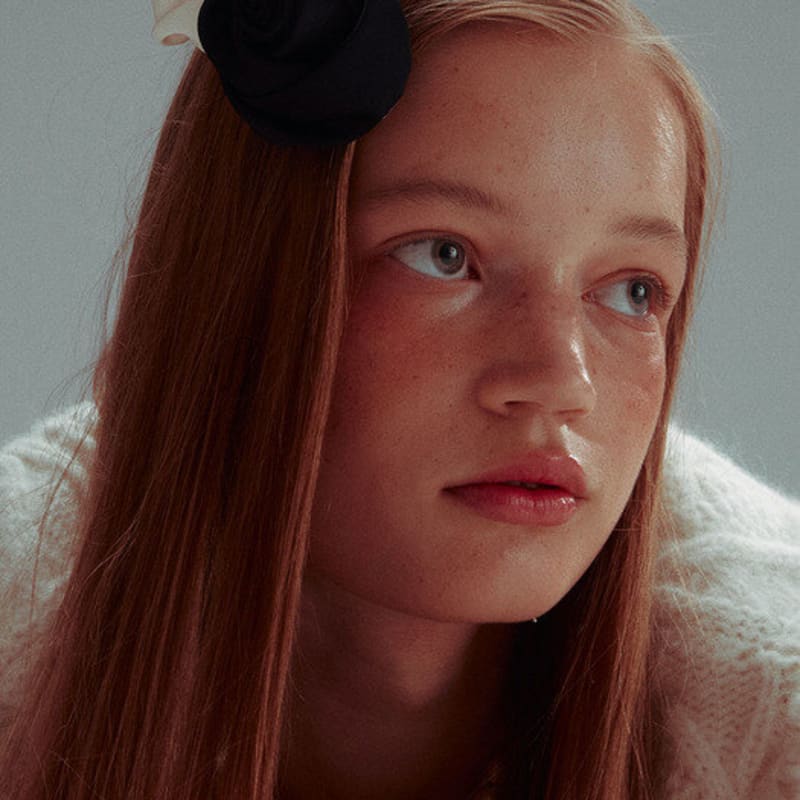 Elizabeth Moments Doppelte Rose Satin Haarnadel