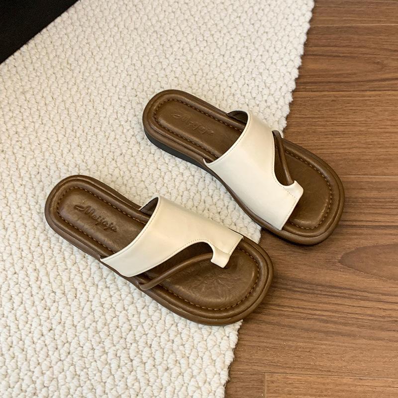 2025 summer new niche design sense cover toe casual versatile sandals wear soft bottom comfortable retro slippers women