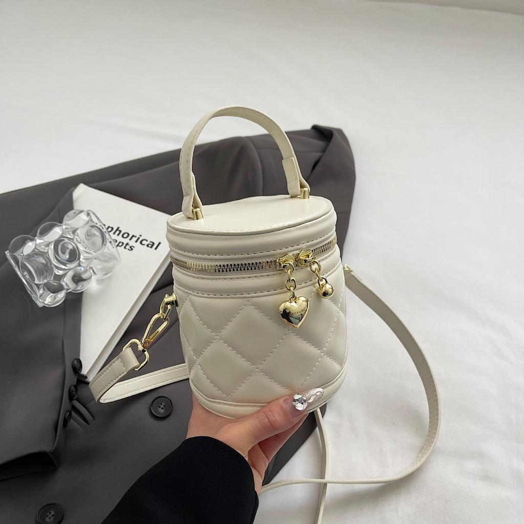 Fashion niche messenger bag texture rhombus portable bucket bag retro versatile small bag women's 2024 summer new