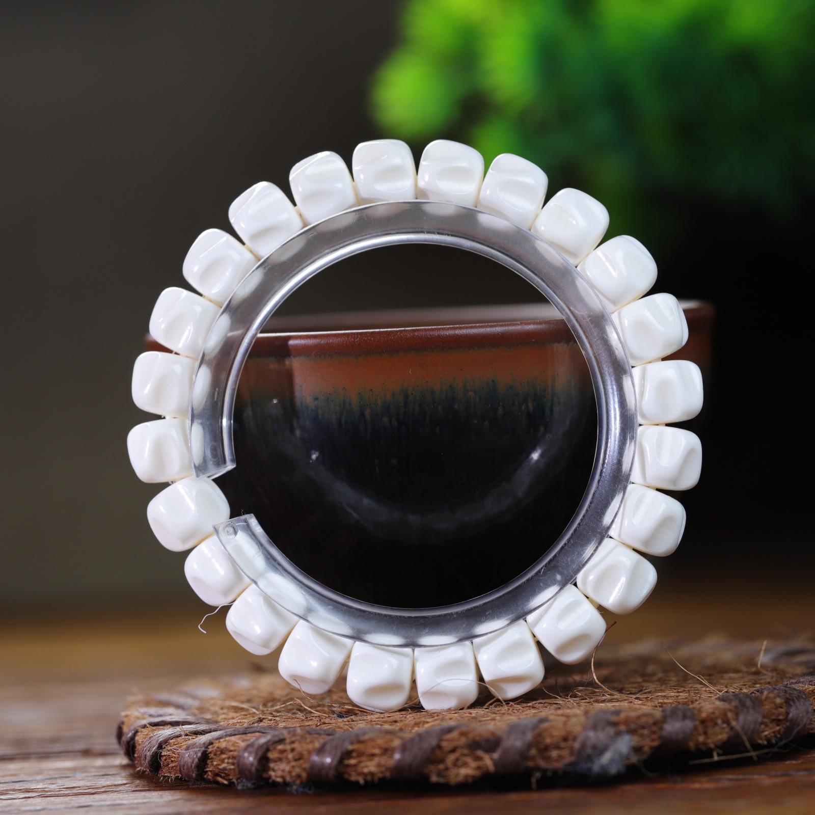 Аутентичный браслет-обертка с резьбой по рогу для пар